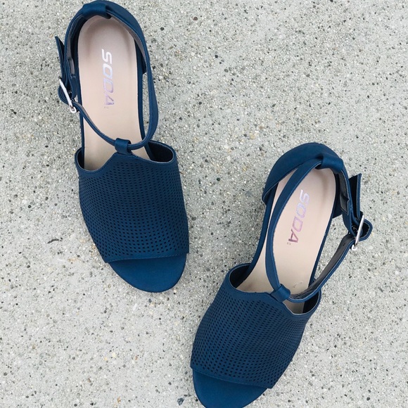 1 Left Malone Navy Peep Toe Block Heel Sandal Sz 6 - Picture 6 of 6